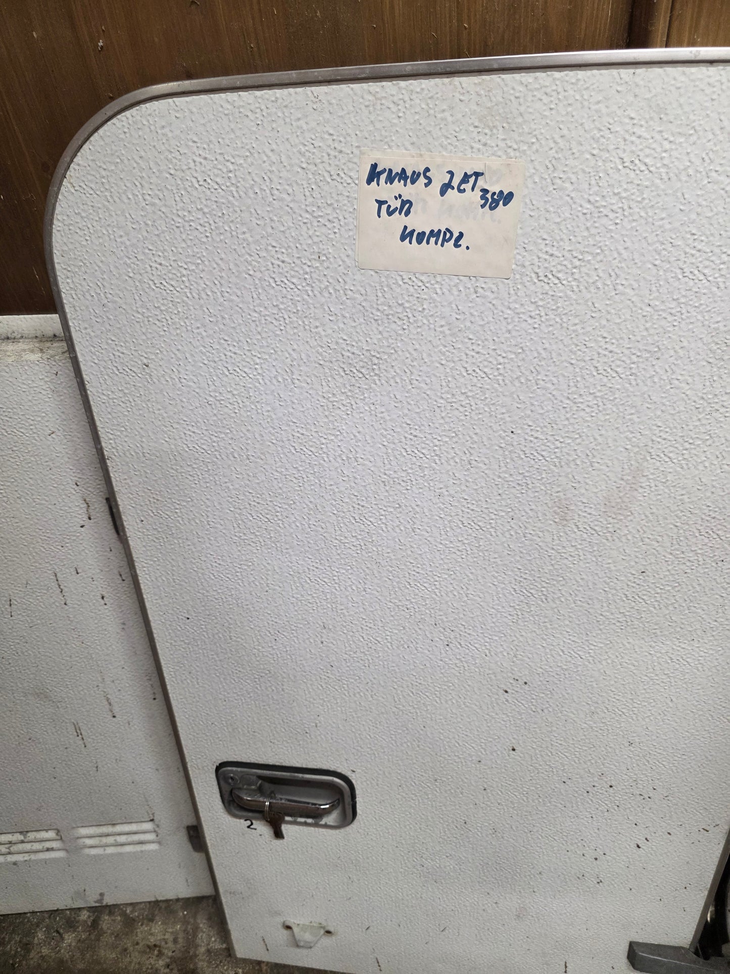 Knaus Jet 380 Tür 2 Teilig mit Rahmen und Schlüssel Wohnwagen