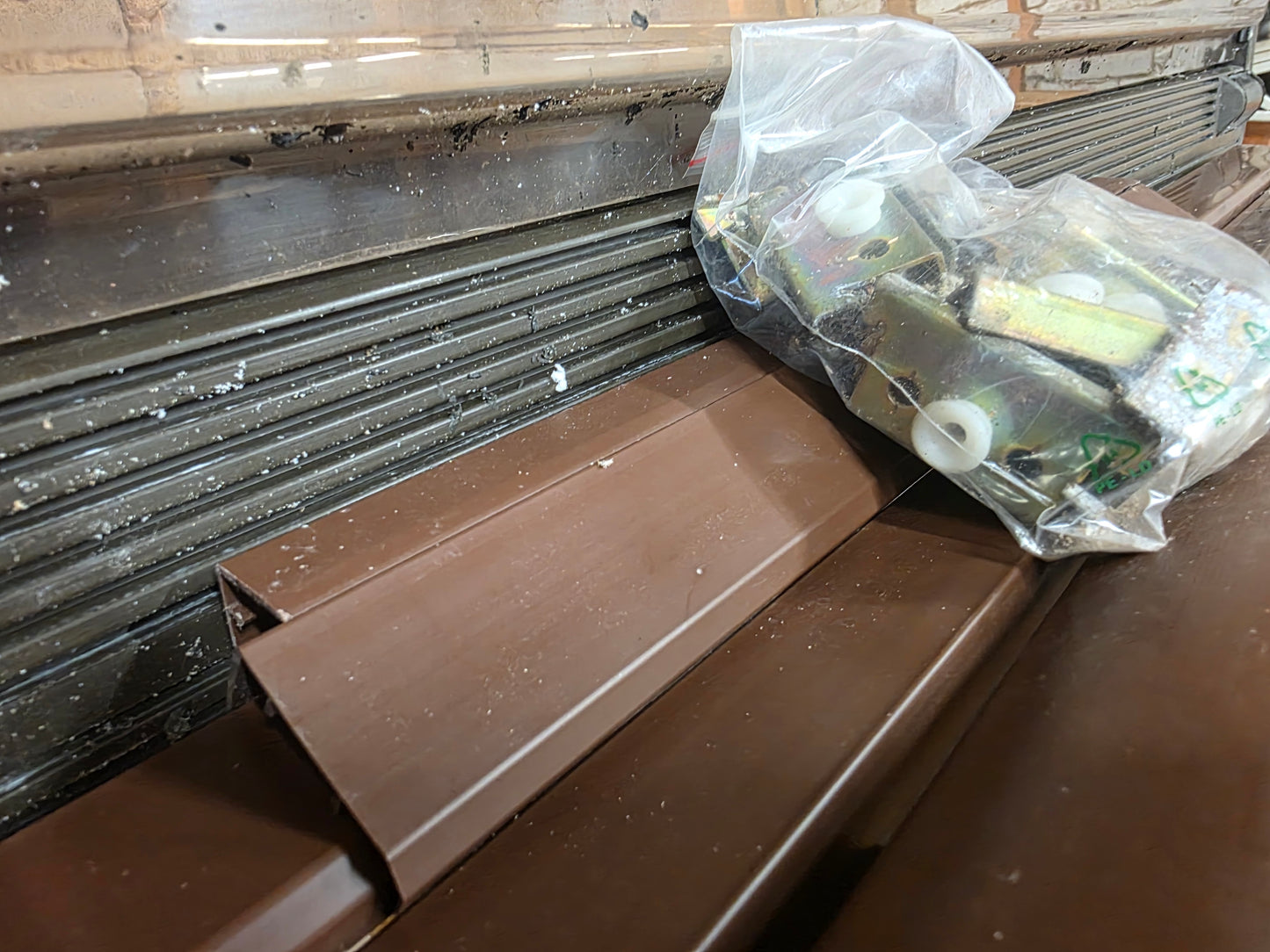 Tabbert 600 Ausstellfenster 120cm x 55cm mit Rahmen und Rollo Seitenfenster Wohnwagen