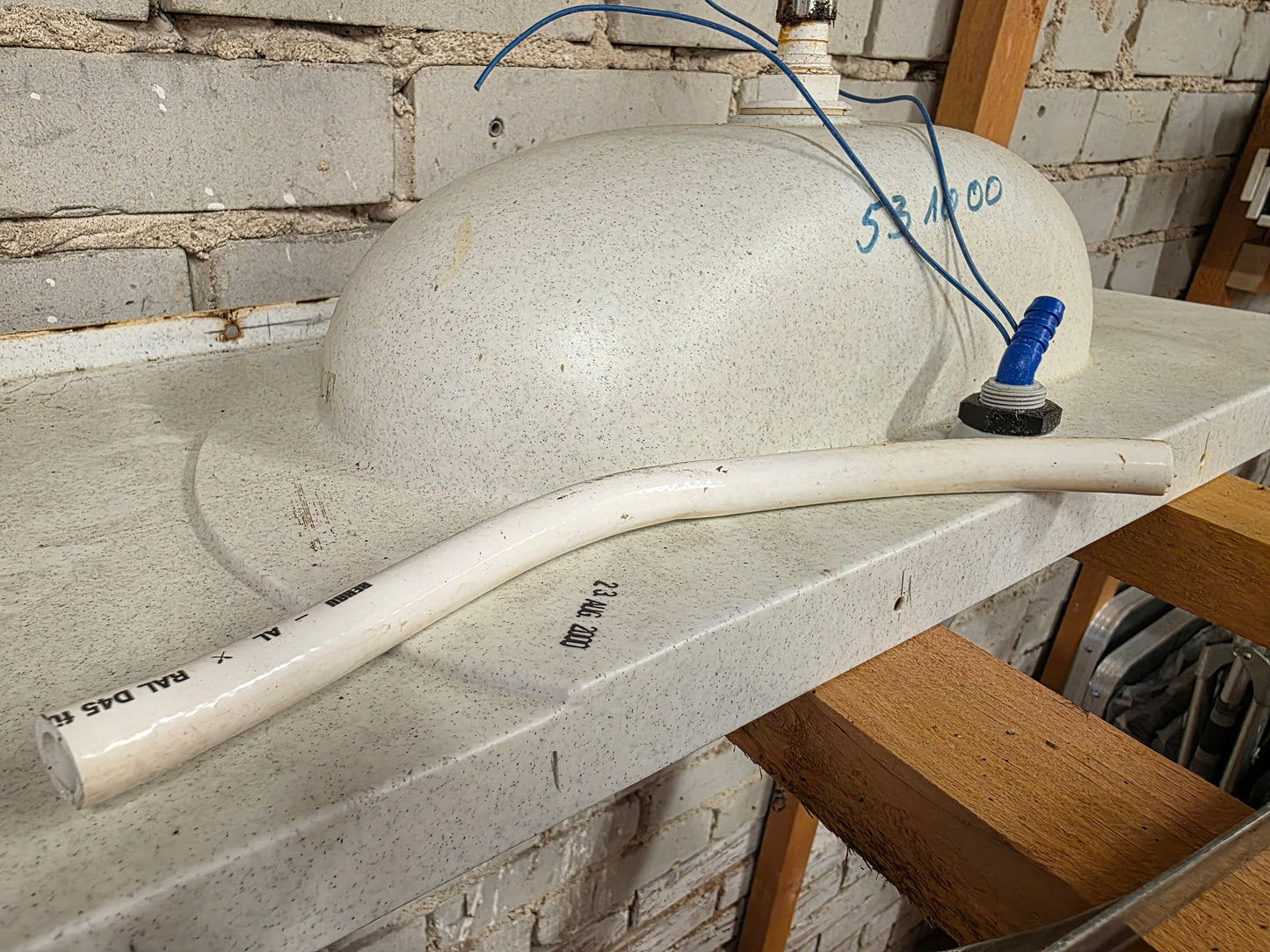 Waschbecken Kunststoff Weiß mit Amatur 68cm x 32cm Wohnwagen