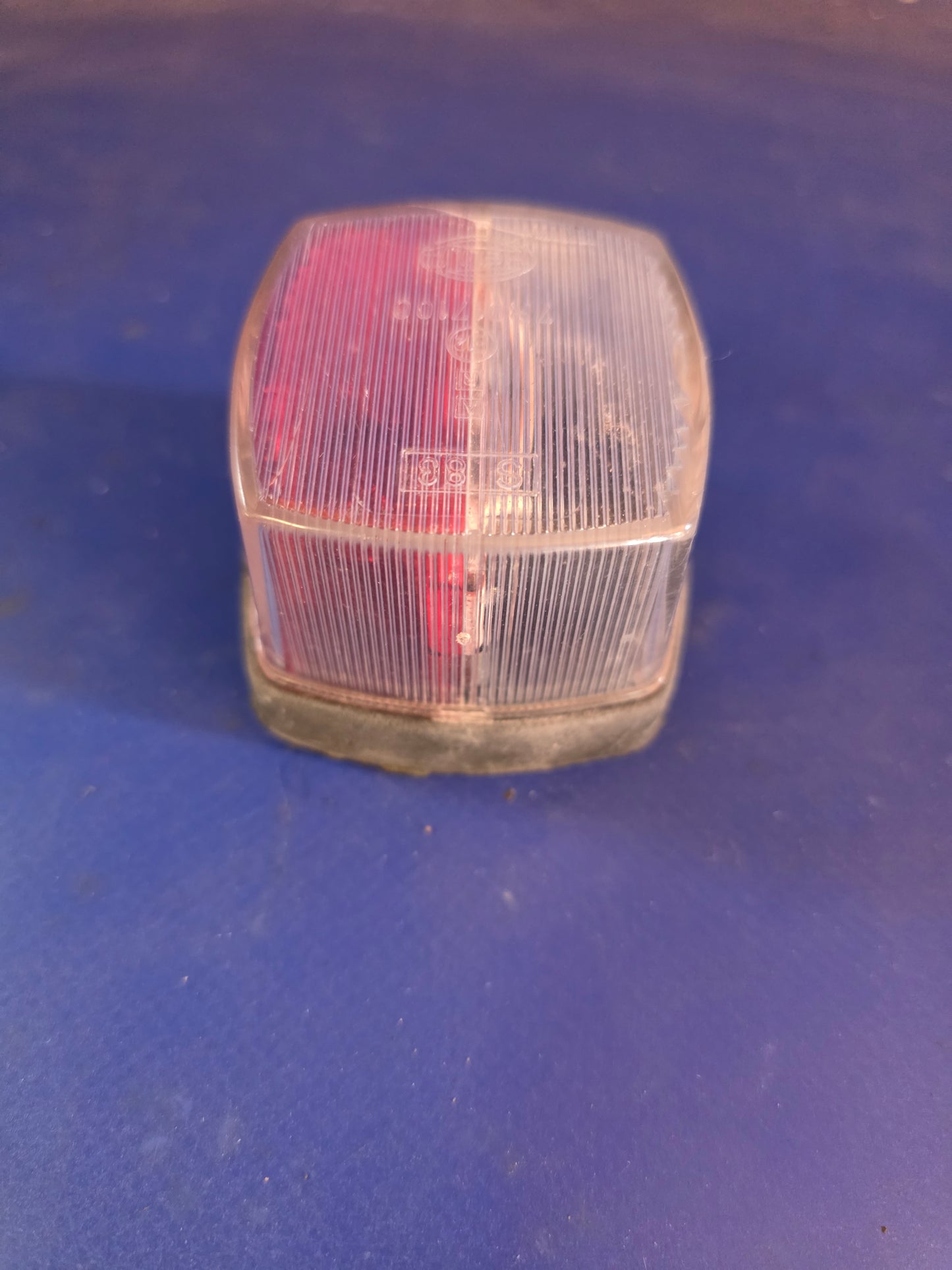 LMC 530P Umrissleuchte Positionsleuchte Begrenzungsleuchte Wohnwagen Rot/Weiß