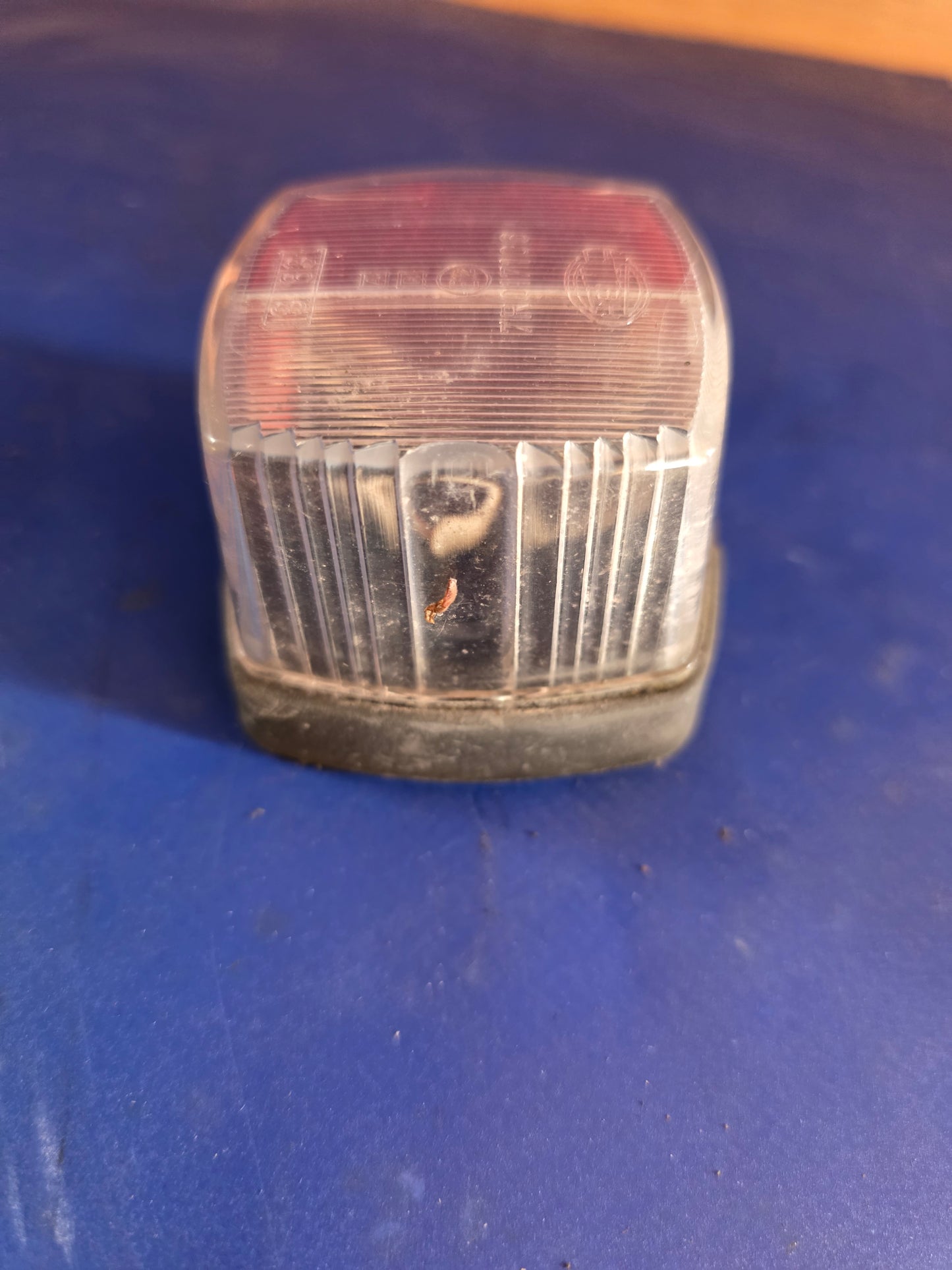 LMC 530P Umrissleuchte Positionsleuchte Begrenzungsleuchte Wohnwagen Rot/Weiß