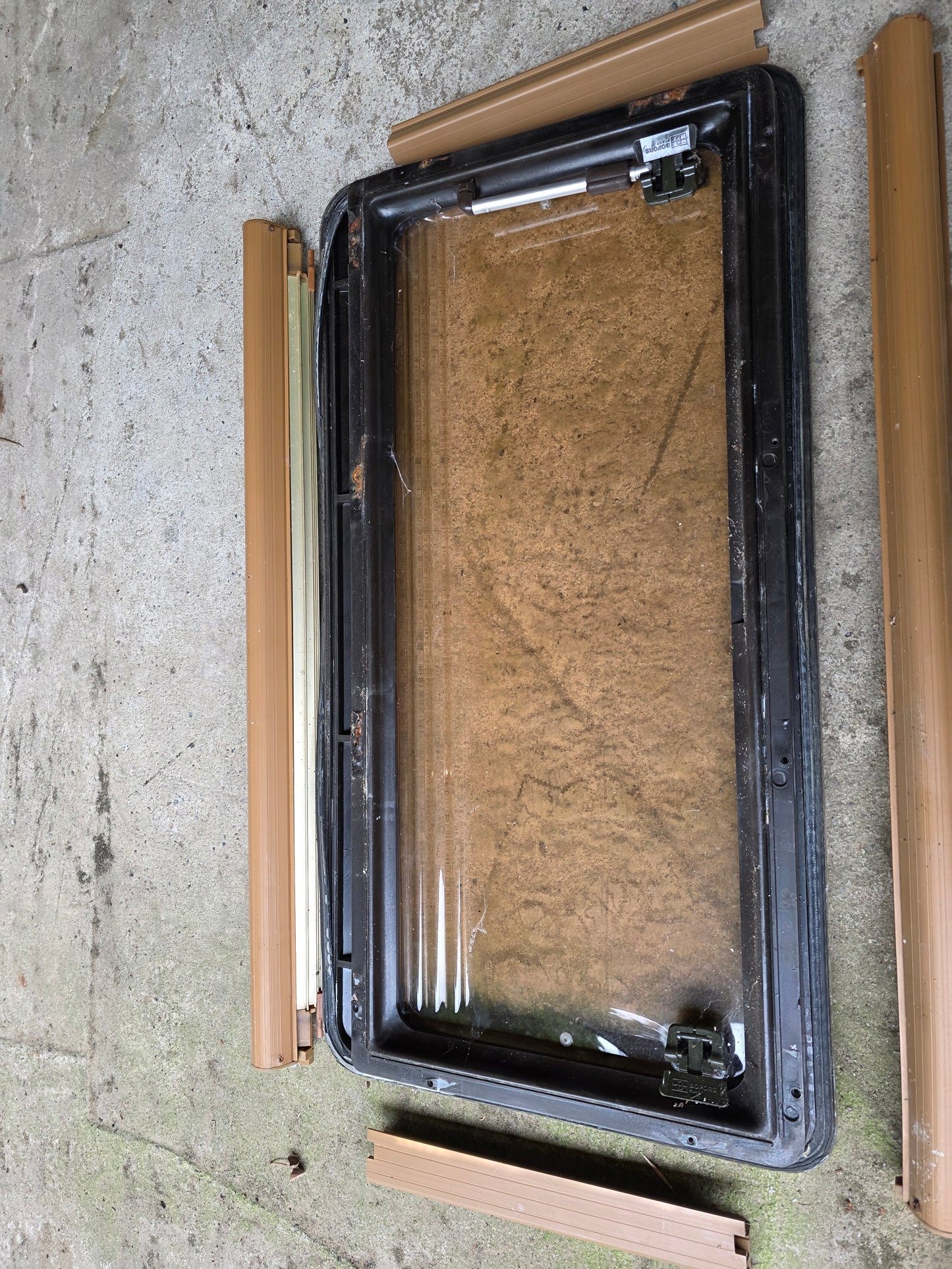 Hobby Prestige 680 75cm x 35cm Seitenfenster Aufstellfenster Fenster Wohnwagen Doppelverglast
